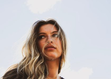 Rhonda Rousey in fighting stance